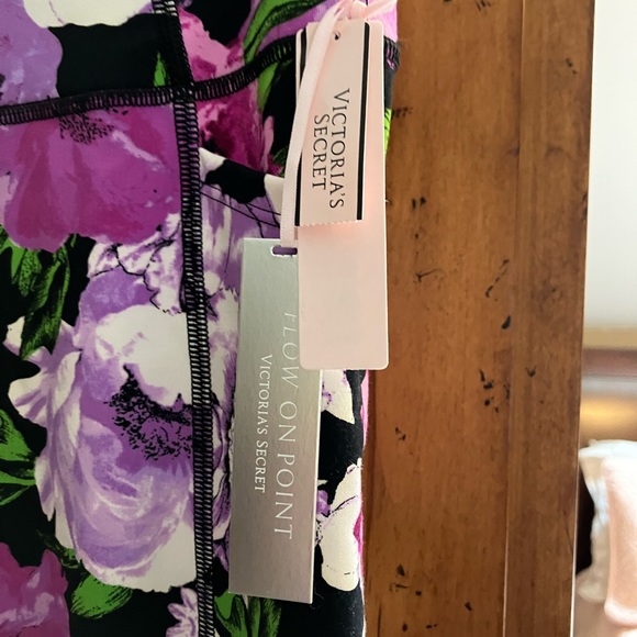 Victoria’s Secret yoga pants - Picture 6 of 6